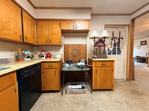 211 N Simpson Street Yorktown TX 78146