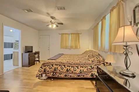 360 Oakhill Road Hemphill TX 75948