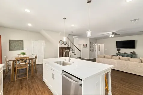 107 Fosters Branch Drive Schulenburg TX 78956