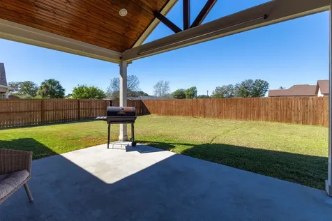 107 Fosters Branch Drive Schulenburg TX 78956