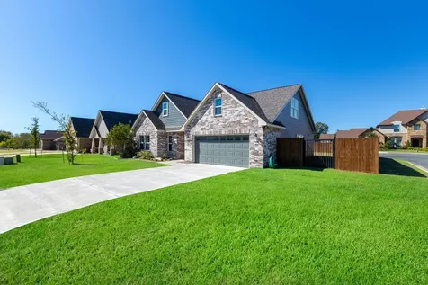 107 Fosters Branch Drive Schulenburg TX 78956