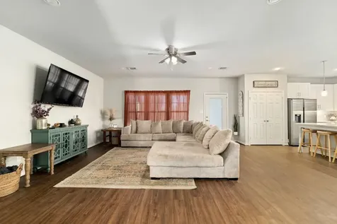 107 Fosters Branch Drive Schulenburg TX 78956
