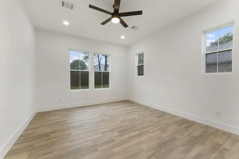 3709 Oak Court Montgomery TX 77356