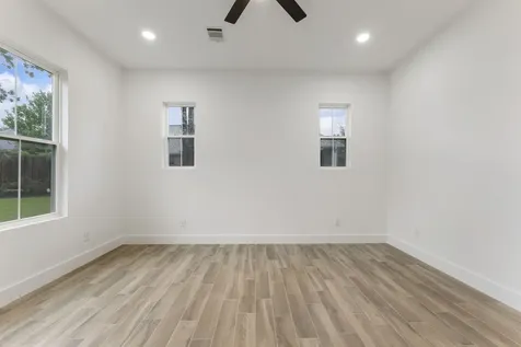 3709 Oak Court Montgomery TX 77356