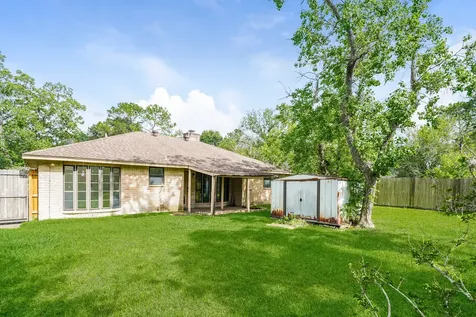 500 Stoneledge Drive Friendswood TX 77546