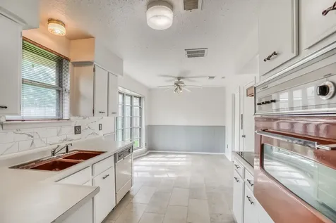 500 Stoneledge Drive Friendswood TX 77546
