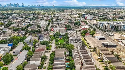 906 Reinicke Street Houston TX 77007
