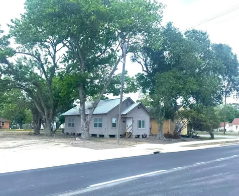 907 E Jackson Street El Campo TX 77437