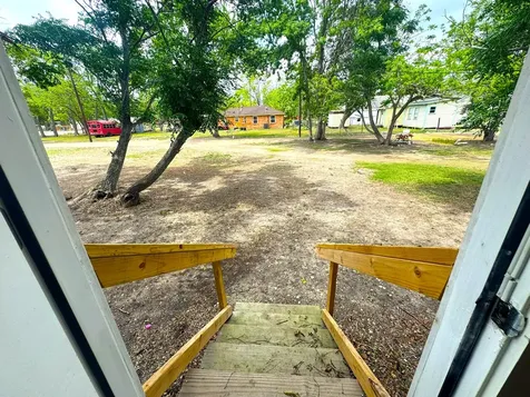 907 E Jackson Street El Campo TX 77437