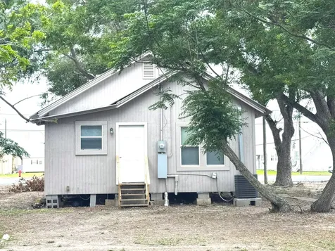 907 E Jackson Street El Campo TX 77437