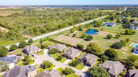 32219 Waterford Crest Lane Fulshear TX 77441