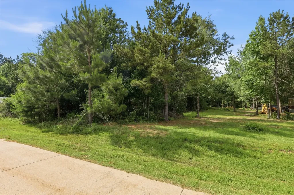 2327 County Road 3405 Cleveland TX 77327