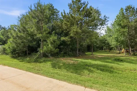 2327 County Road 3405 Cleveland TX 77327
