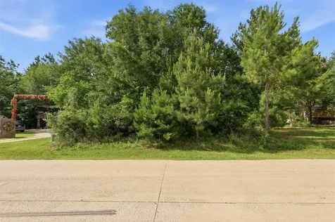 2327 County Road 3405 Cleveland TX 77327