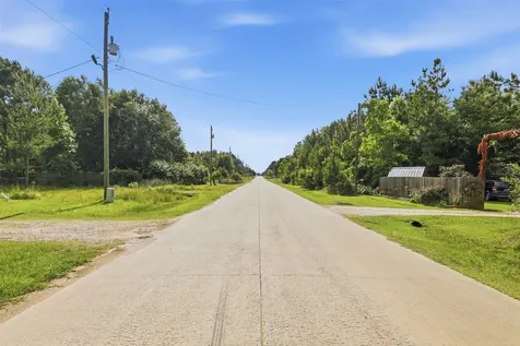 2327 County Road 3405 Cleveland TX 77327