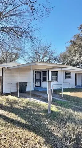 142 W 4th Street Yorktown TX 78164