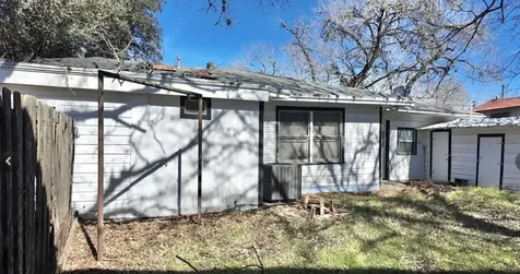 142 W 4th Street Yorktown TX 78164