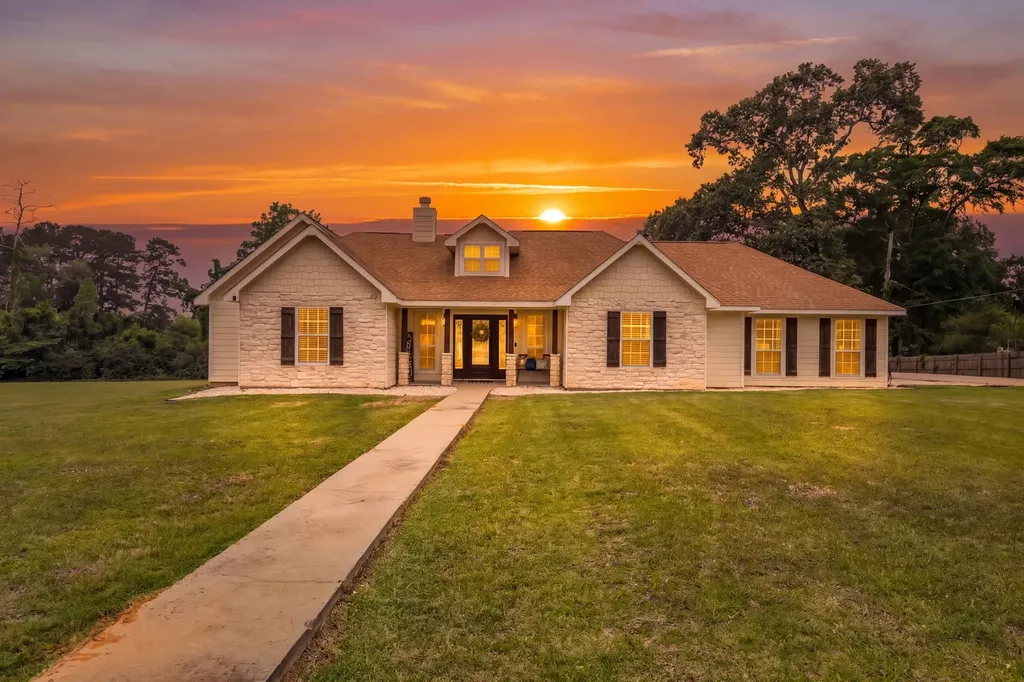407 N Pecan Street Woodville TX 75979