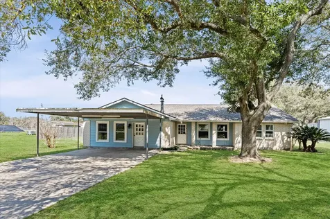 3082 County Road 536 Alvin TX 77511