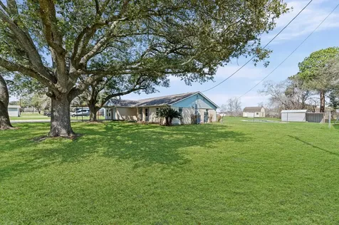 3082 County Road 536 Alvin TX 77511
