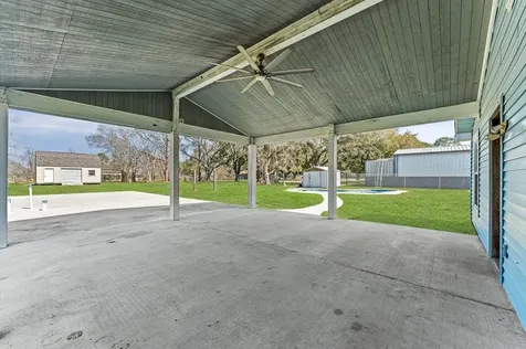 3082 County Road 536 Alvin TX 77511