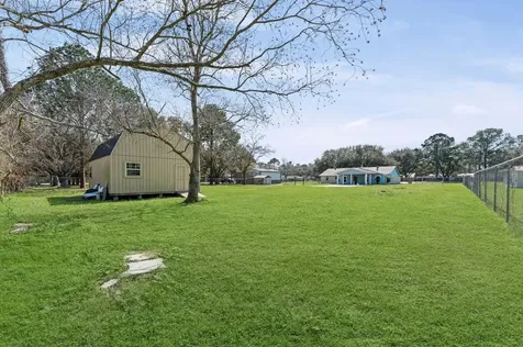 3082 County Road 536 Alvin TX 77511