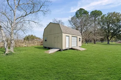 3082 County Road 536 Alvin TX 77511