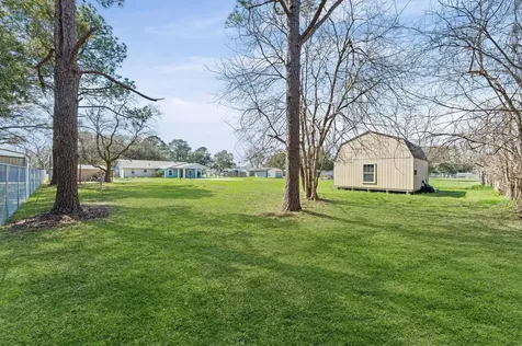 3082 County Road 536 Alvin TX 77511