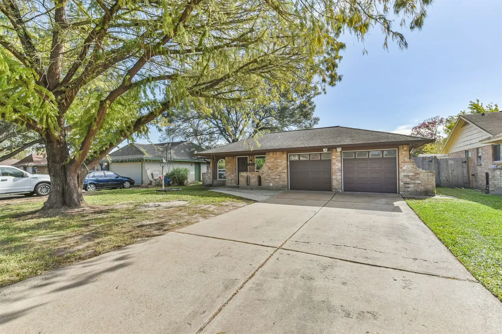 7623 Yellow Pine Drive Houston TX 77040
