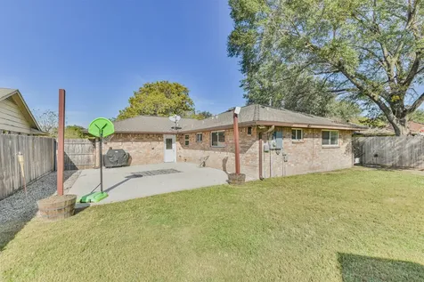 7623 Yellow Pine Drive Houston TX 77040