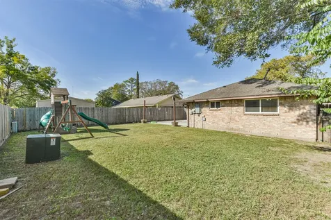 7623 Yellow Pine Drive Houston TX 77040