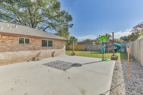 7623 Yellow Pine Drive Houston TX 77040