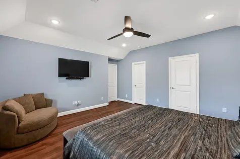 1035 E Hampton Drive Pearland TX 77584