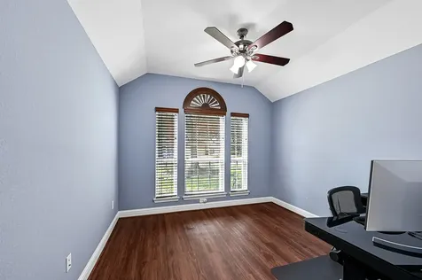 1035 E Hampton Drive Pearland TX 77584