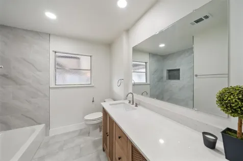 124 Lazy Lane Baytown TX 77520