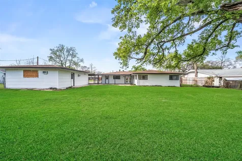 124 Lazy Lane Baytown TX 77520