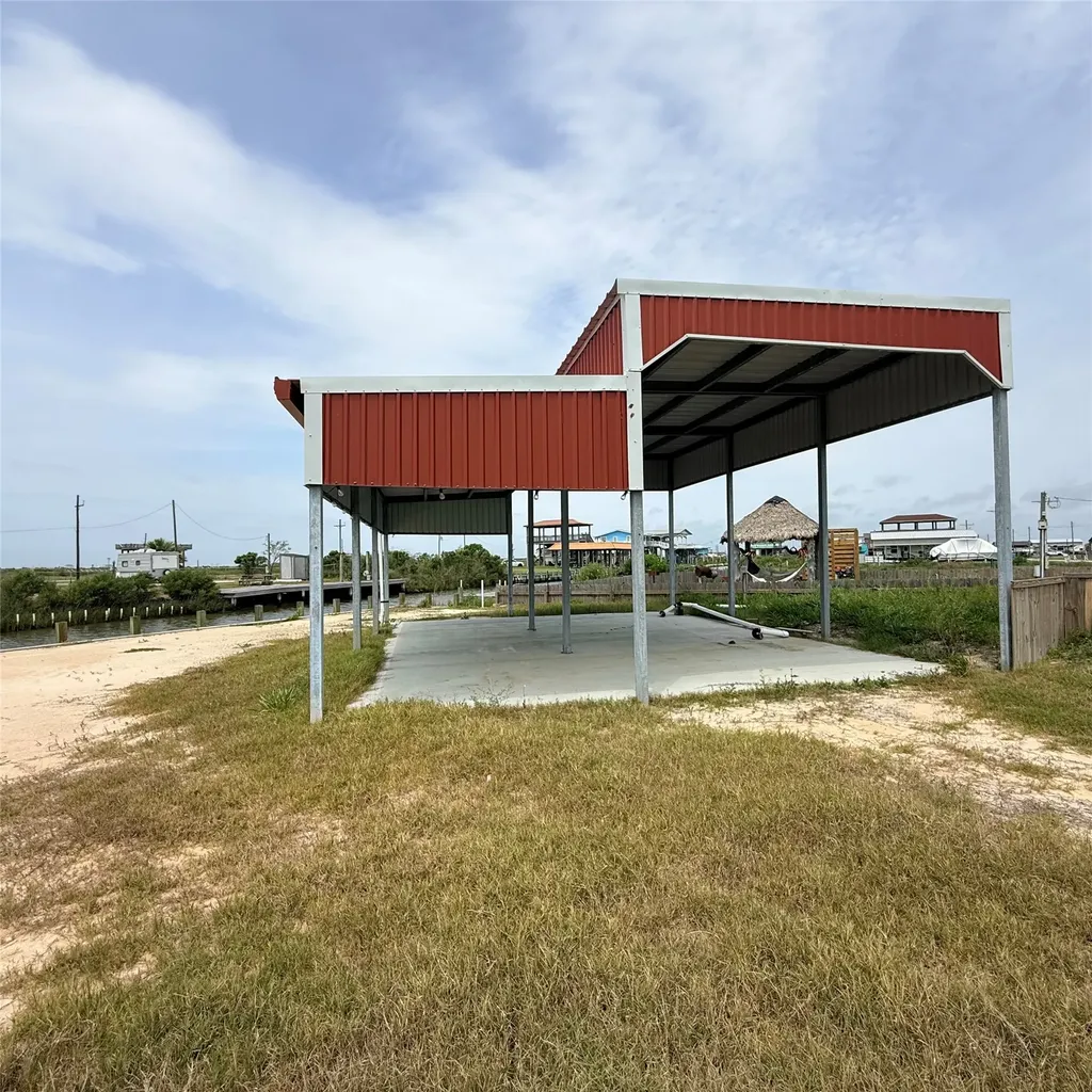 1119 Mabry Street Gilchrist TX 77617