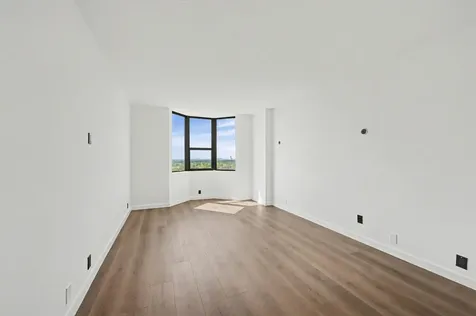 651 Bering Drive 1903 Houston TX 77057