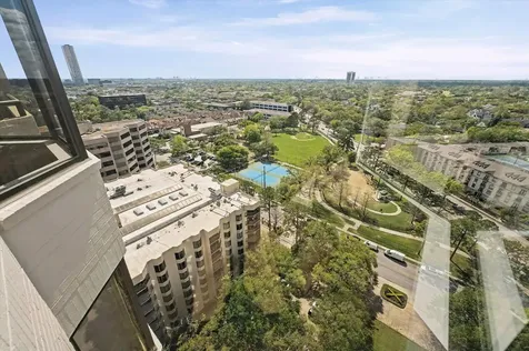 651 Bering Drive 1903 Houston TX 77057