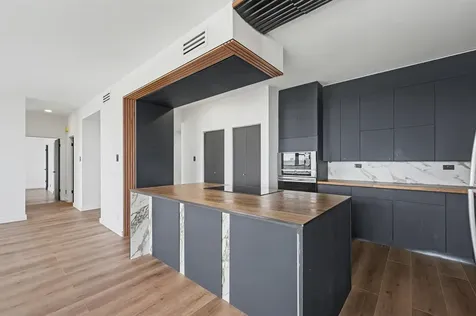 651 Bering Drive 1903 Houston TX 77057