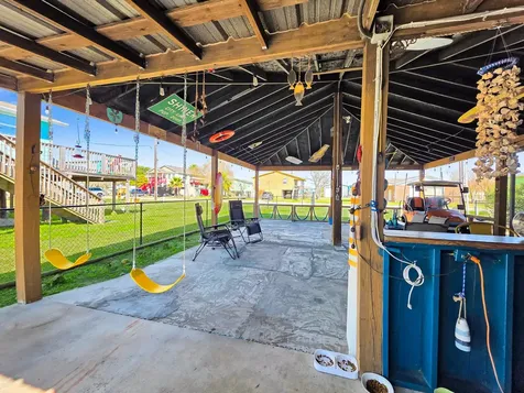 1049 N Sage Road Crystal Beach TX 77650