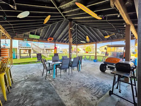 1049 N Sage Road Crystal Beach TX 77650