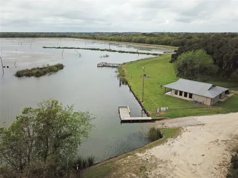 106 Horse Shoe Trail Angleton TX 77515