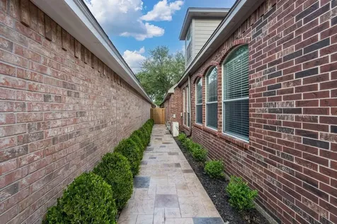 1211 Campton Court Houston TX 77055