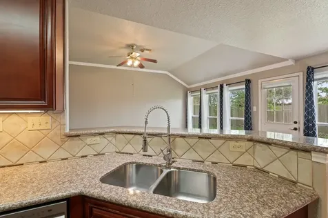11719 Santa Fe Trail Santa Fe TX 77510