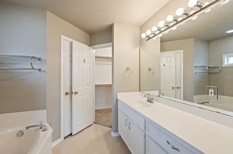 11719 Santa Fe Trail Santa Fe TX 77510