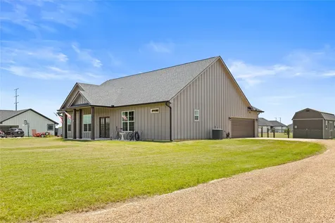 5213 County Road 127 Iola TX 77861
