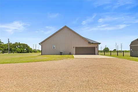 5213 County Road 127 Iola TX 77861