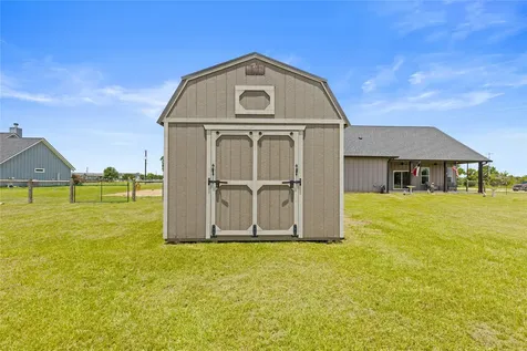 5213 County Road 127 Iola TX 77861