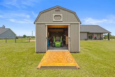 5213 County Road 127 Iola TX 77861